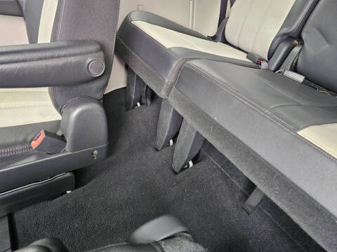 2010 Chrysler Town and Country Touring Plus