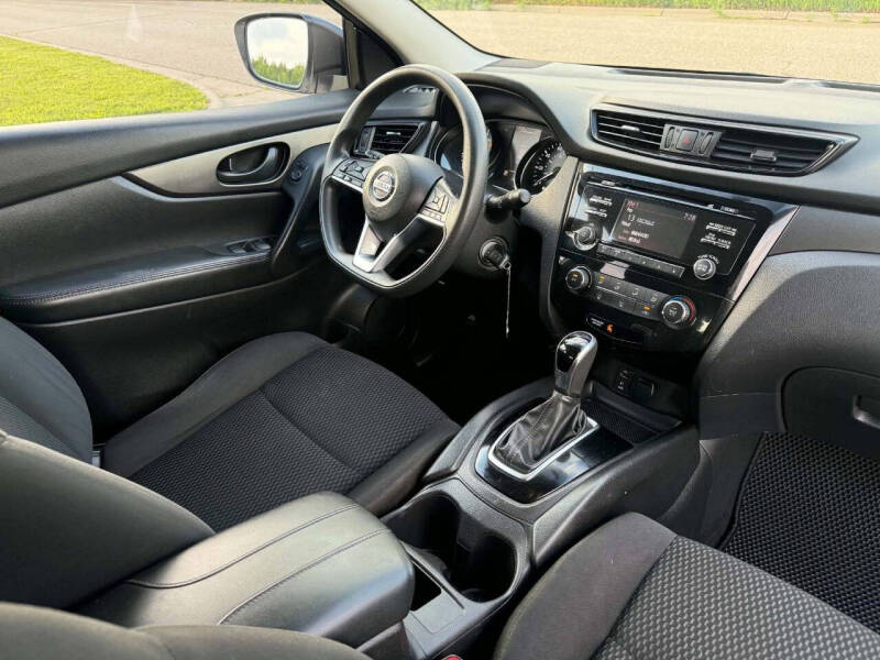 2017 Nissan Rogue Sport SV
