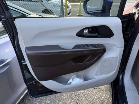 2021 Chrysler Pacifica Touring