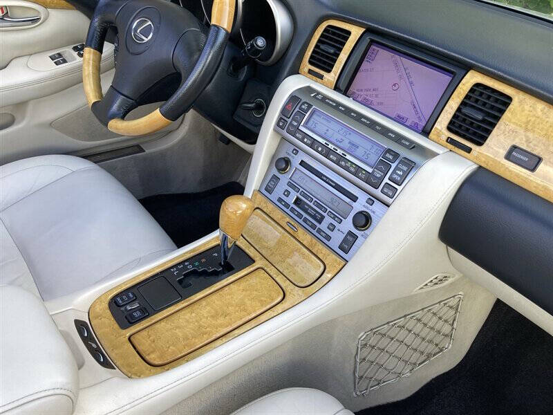 2004 Lexus SC 430
