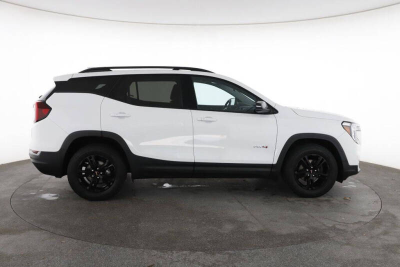 2023 GMC Terrain AT4