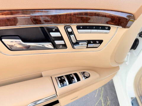 2013 Mercedes-Benz S-Class S 550 4MATIC