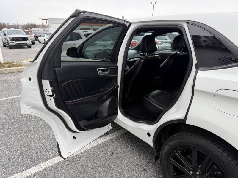 2022 Ford Edge ST-Line