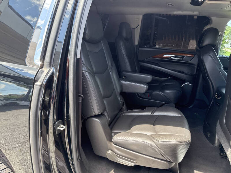 2017 Cadillac Escalade ESV Luxury