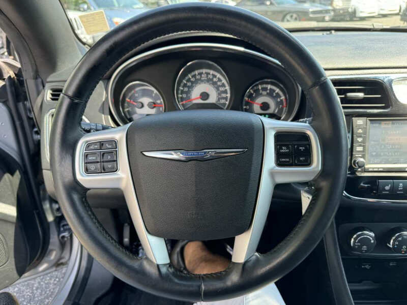 2013 Chrysler 200 Limited