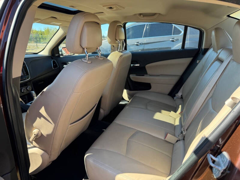 2012 Chrysler 200 Limited