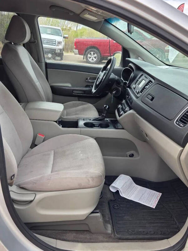 2015 Kia Sedona LX