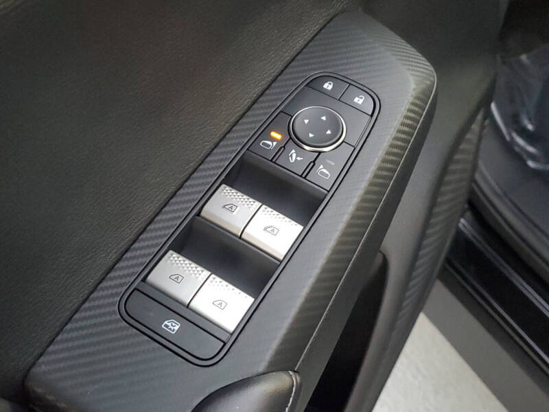 2025 Mitsubishi Outlander PHEV SE