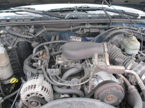2000 Chevrolet S-10 LS