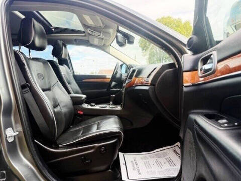 2012 Jeep Grand Cherokee Overland Summit