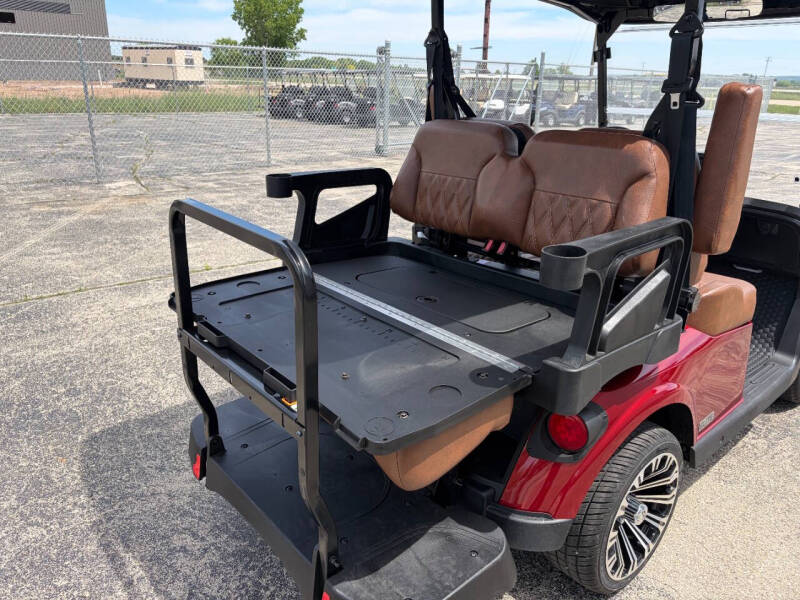 2026 E-Z-GO RXV 4