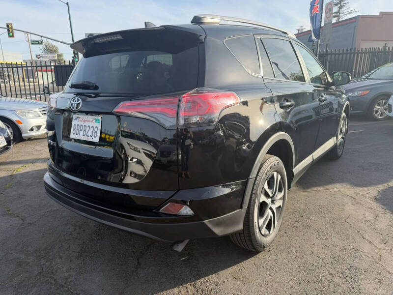 2018 Toyota RAV4 LE