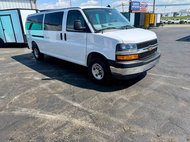 2025 Chevrolet Express 3500 LT Extended's photo
