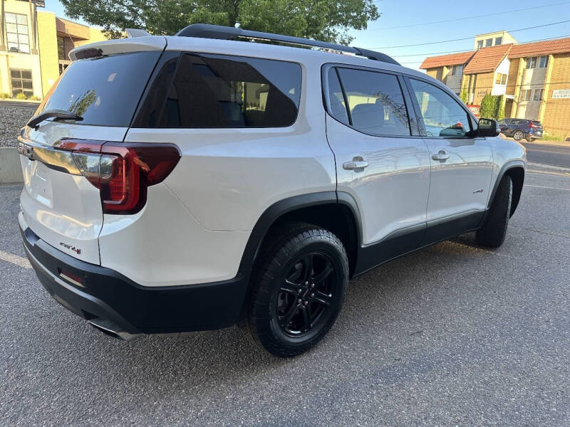 2022 GMC Acadia AT4