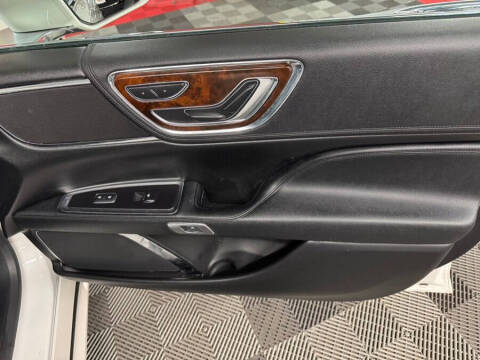 2017 Lincoln Continental Select