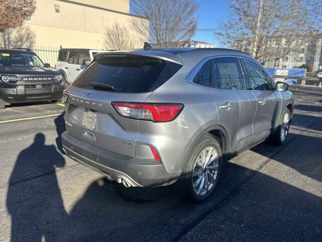 2022 Ford Escape Hybrid Titanium