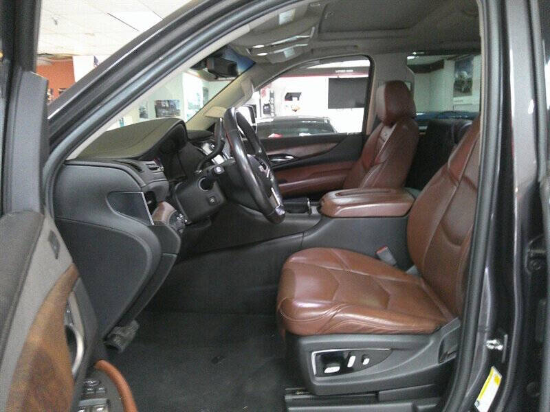 2018 Cadillac Escalade Luxury