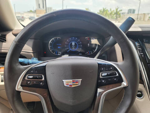 2017 Cadillac Escalade Standard