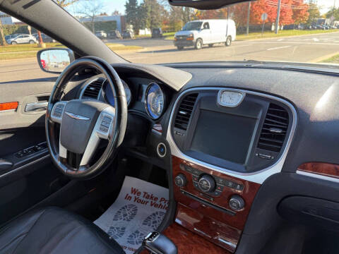 2012 Chrysler 300 Limited