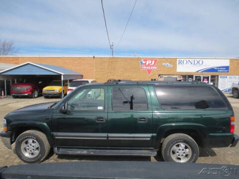 2003 Chevrolet Suburban for sale at Rondo Truck & Trailer in Sycamore IL