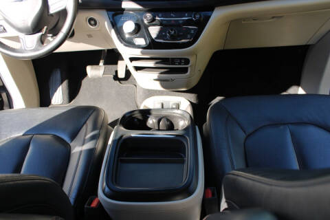 2020 Chrysler Pacifica Touring L