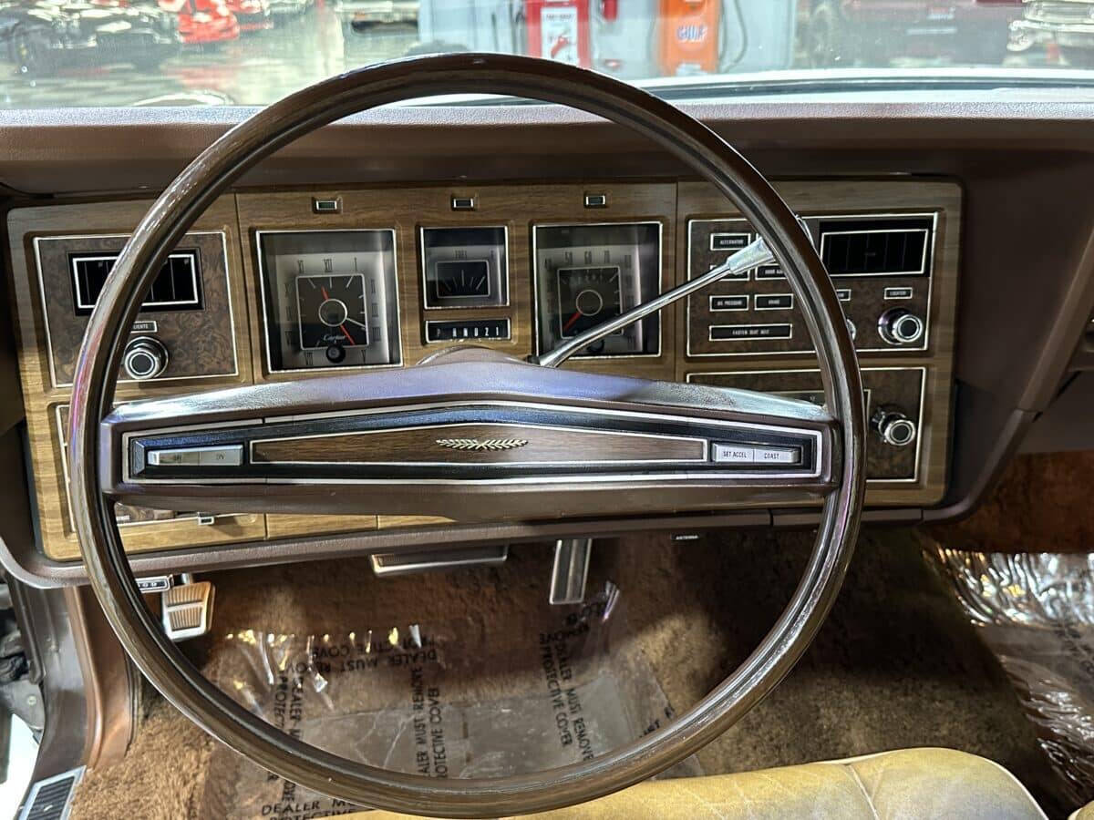 1973 Lincoln Continental 12