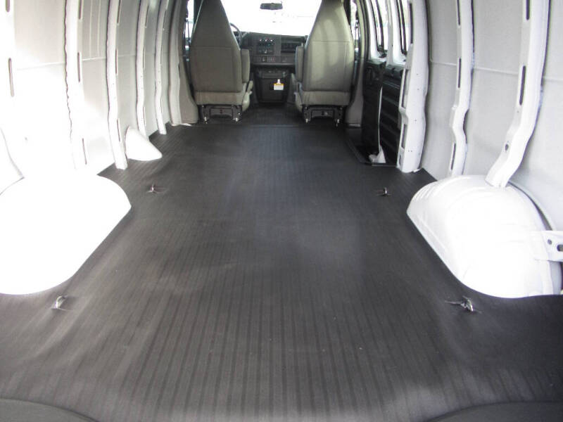 2025 Chevrolet Express 2500