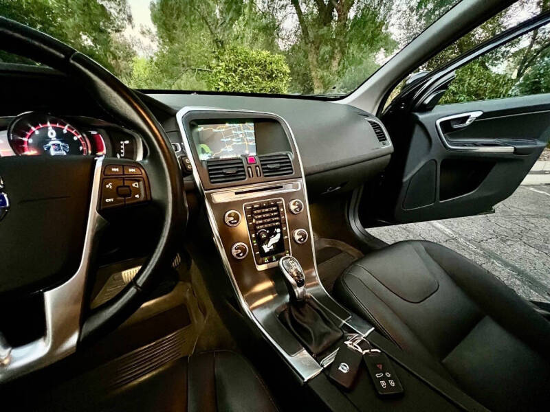 2016 Volvo XC60 T6 Drive-E