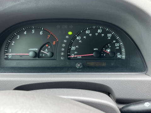 2004 Toyota Camry LE V6