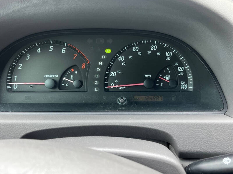 2004 Toyota Camry LE V6