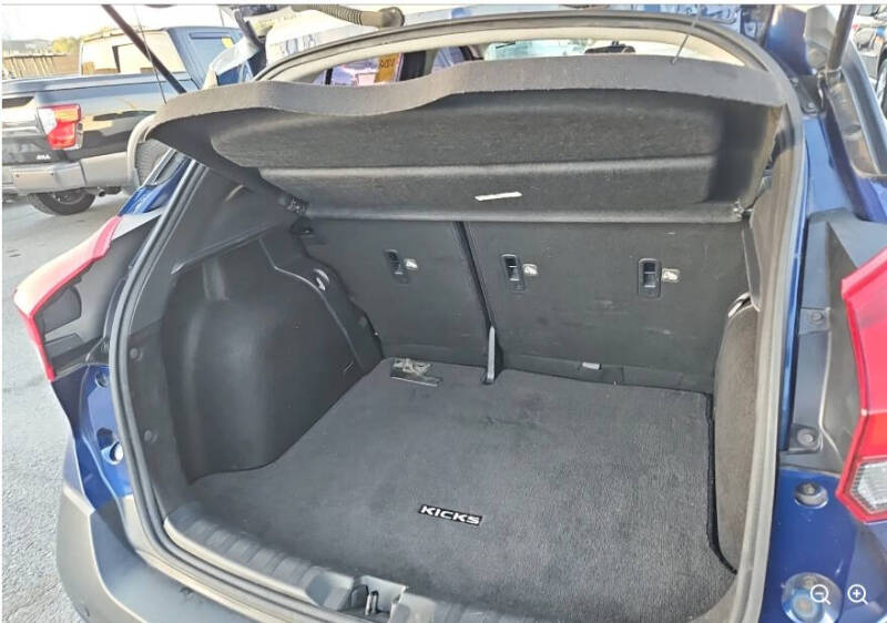 2019 Nissan Kicks SR