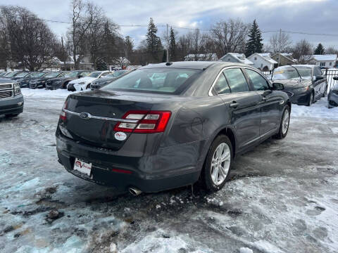 2016 Ford Taurus SE