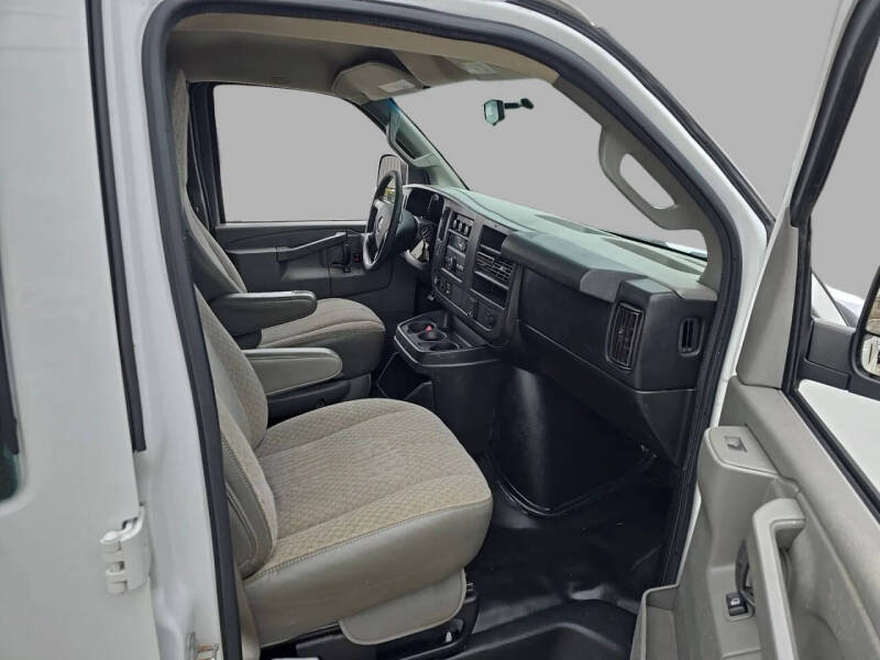 2016 GMC Savana 2500