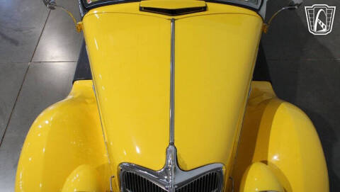1935 Ford Deluxe