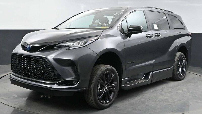 2025 Toyota Sienna XSE 7-Passenger