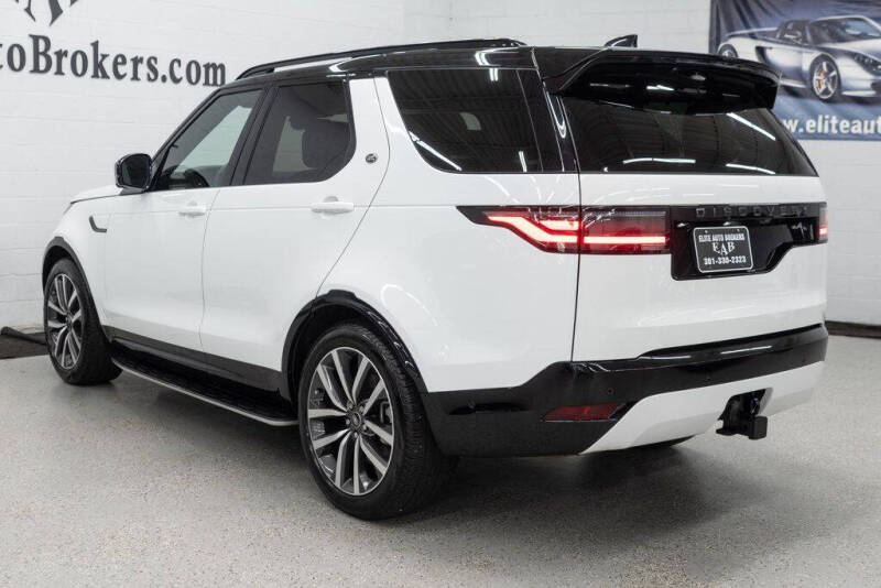 2024 Land Rover Discovery P300 Dynamic SE