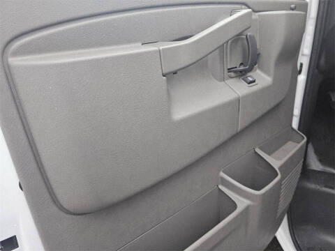 2025 Chevrolet Express 3500