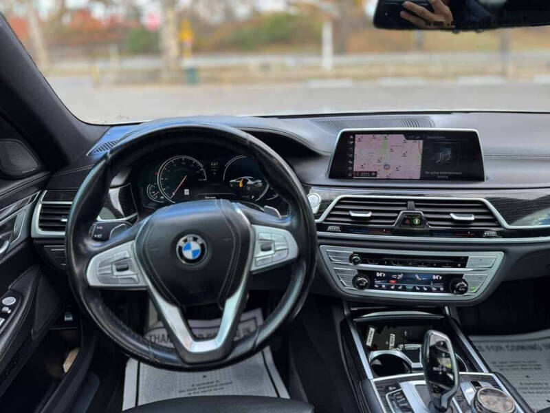 2019 BMW 7 Series 740i