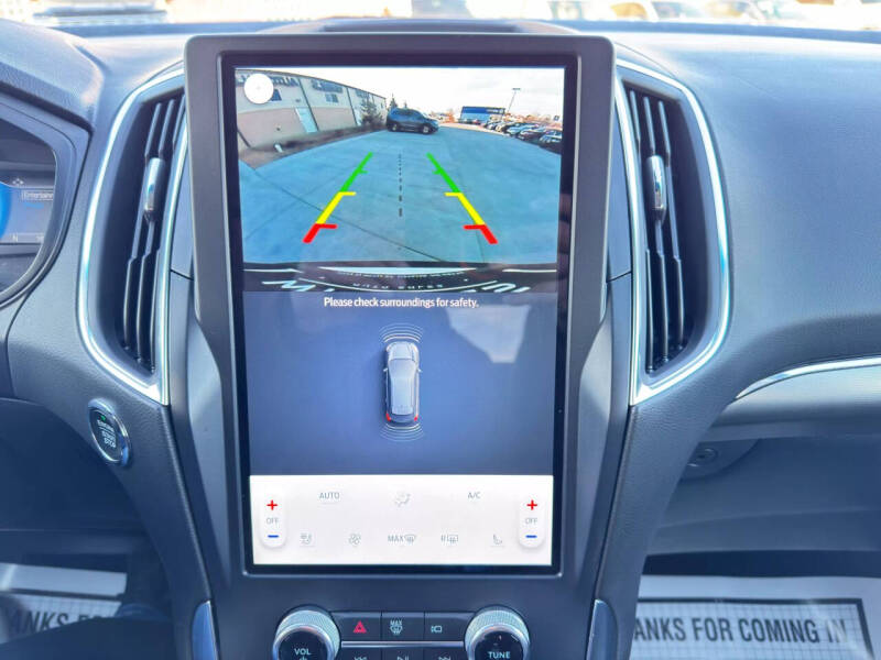 2023 Ford Edge Titanium