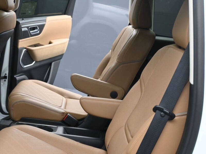 2026 Infiniti QX80 Luxe