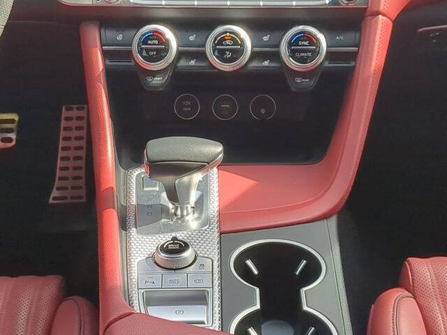 2023 Genesis G70