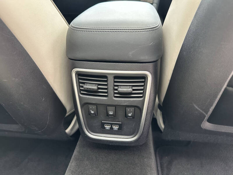 2016 Chrysler 300 C