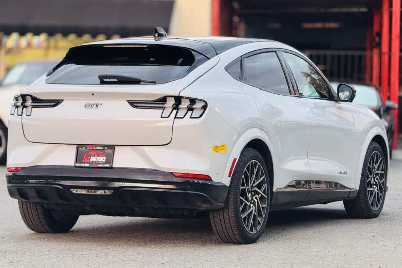 2021 Ford Mustang Mach-E GT