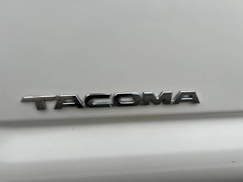 2011 Toyota Tacoma Base photo 26