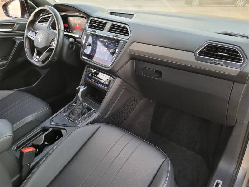 2023 Volkswagen Tiguan SE R-Line Black