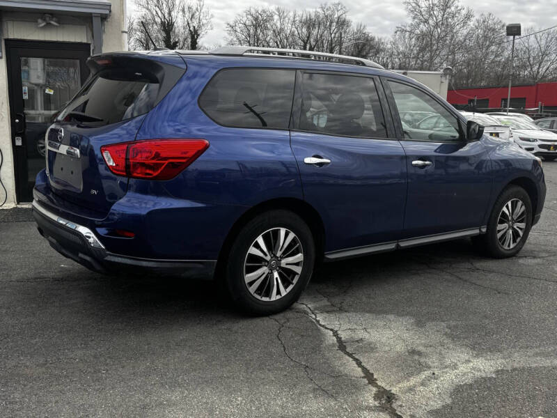 2017 Nissan Pathfinder SL