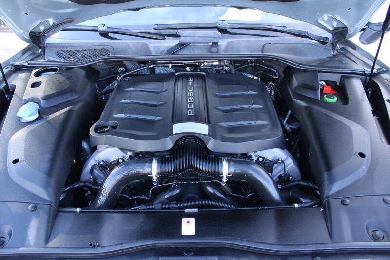 2016 Porsche Cayenne GTS