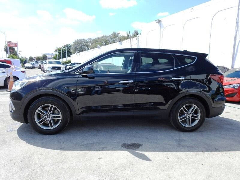 2017 Hyundai Santa Fe Sport  - $15,400