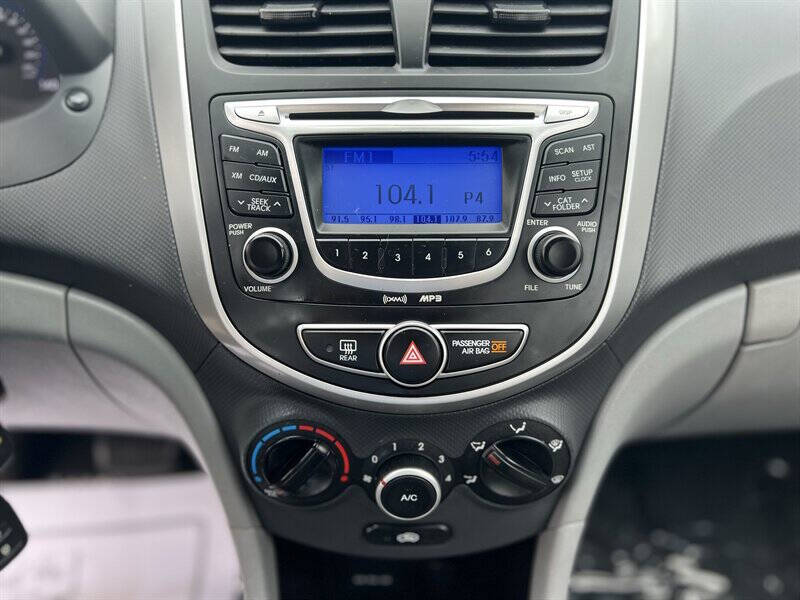 2013 Hyundai Accent GS