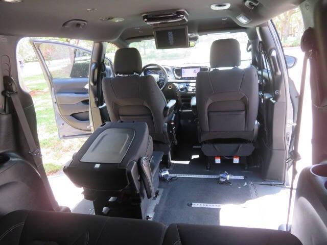 2021 Chrysler Pacifica Touring